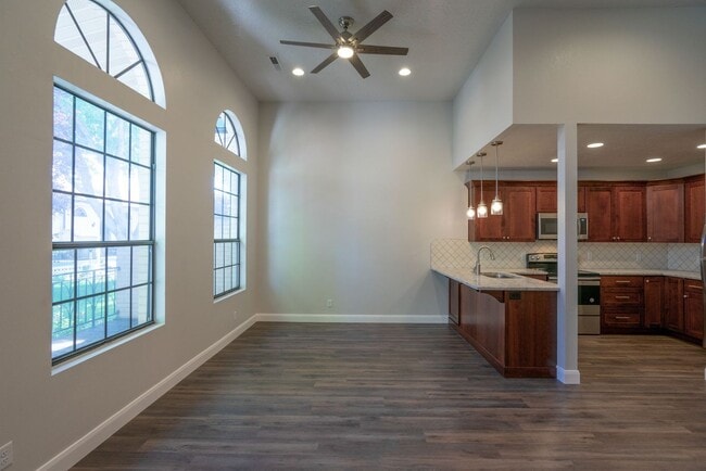 Building Photo - Fully Remodeled Townhome in the Heart of D...
