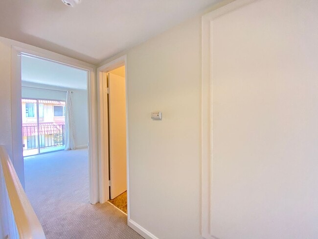 Building Photo - 637 Beverly Pl