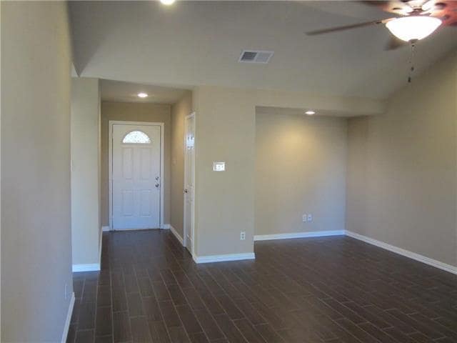 Building Photo - 209 Ginger Ln