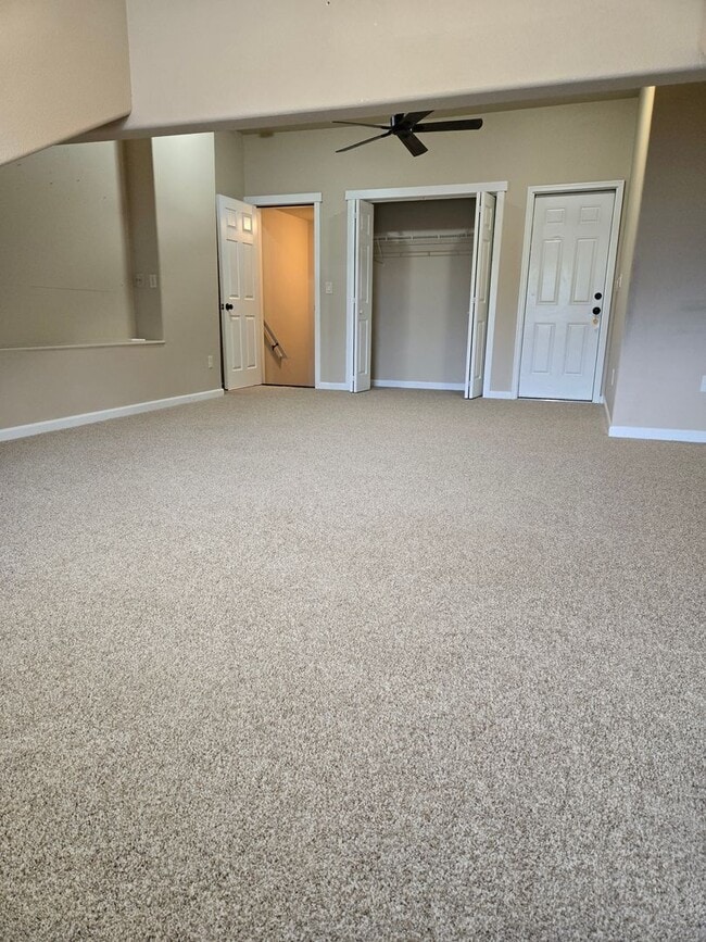 Building Photo - Excellent Condition & plenty of storage! Three levels + Attic Storage