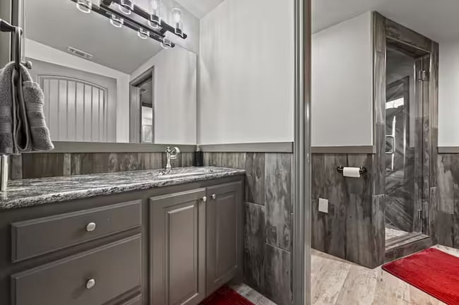 Building Photo - Fully Furnished Rental at Buffalo Springs Lake! All bills paid!