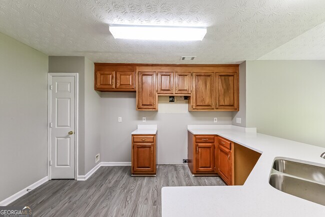 Building Photo - 165 Nowell Dr