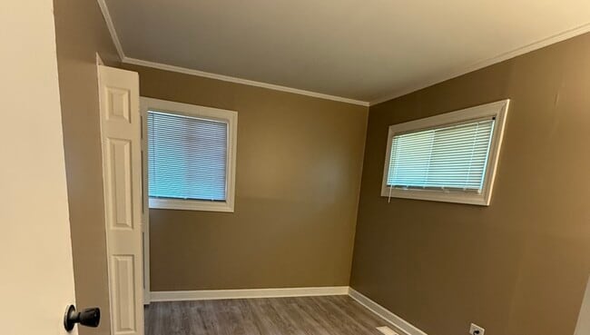 Building Photo - 452 Indianwood Blvd