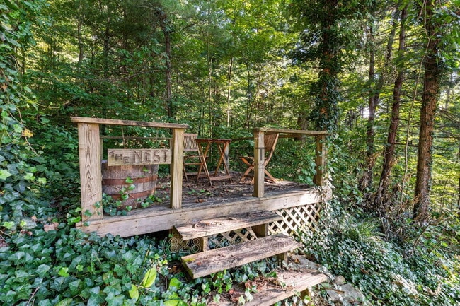 Building Photo - 12 Wood Rd