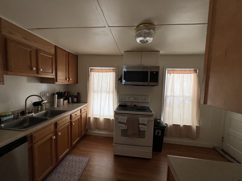 Building Photo - 107 S Harrison Rd