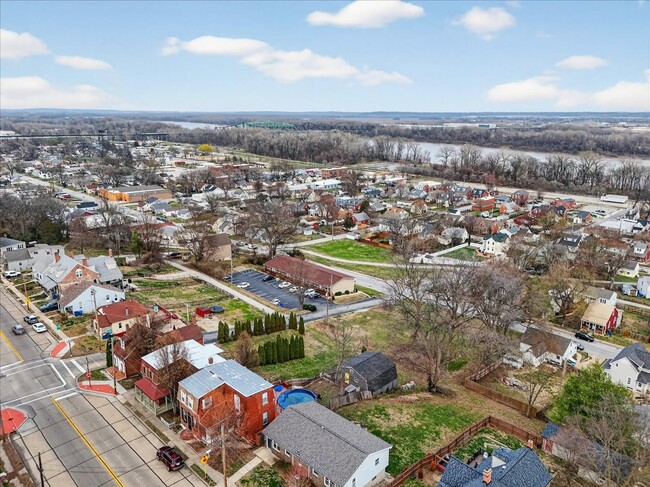 Building Photo - 1210 N 5th St