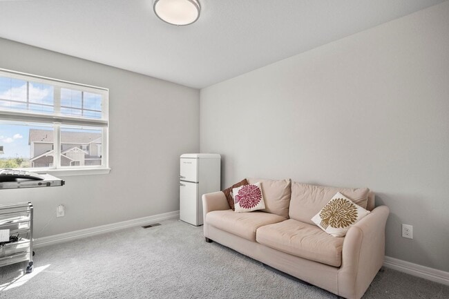 Building Photo - Stunning 4BR House in Aurora