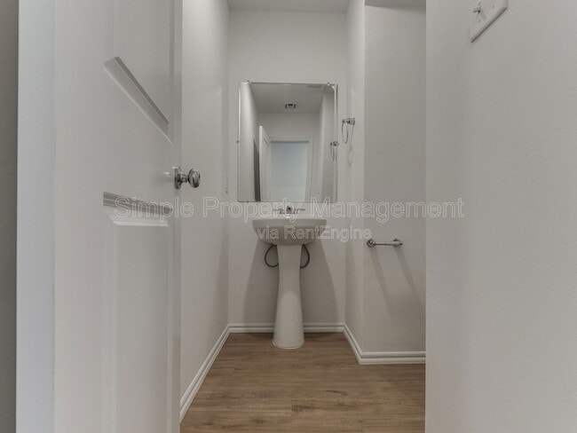 Building Photo - 1824 Wolford Wy