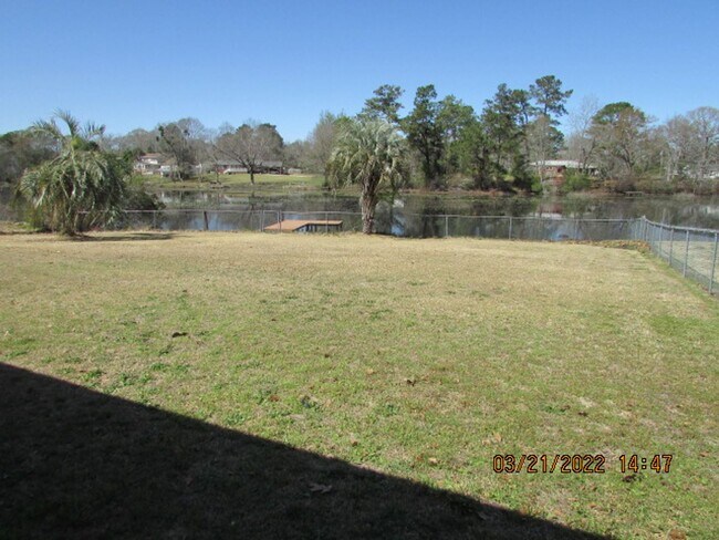 Building Photo - Lake View, Close to Shaw AFB!