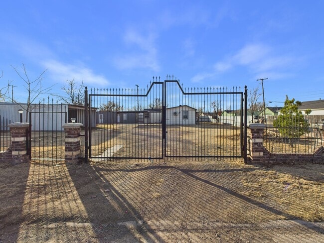 Building Photo - 3412 NE 16th Ave