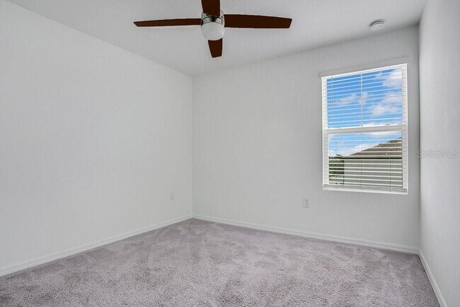 Building Photo - 433 Madison Dr