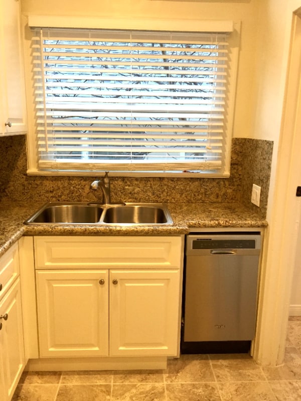 Building Photo - 1106.5 S Doheny Dr