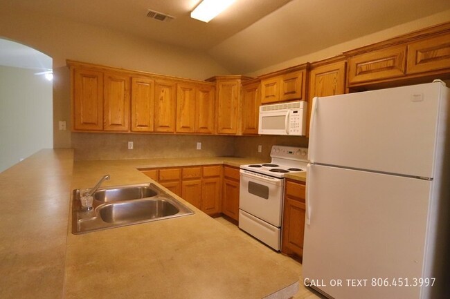 Building Photo - Gorgeous, 3/2/2 home in North Lubbock, Clo...