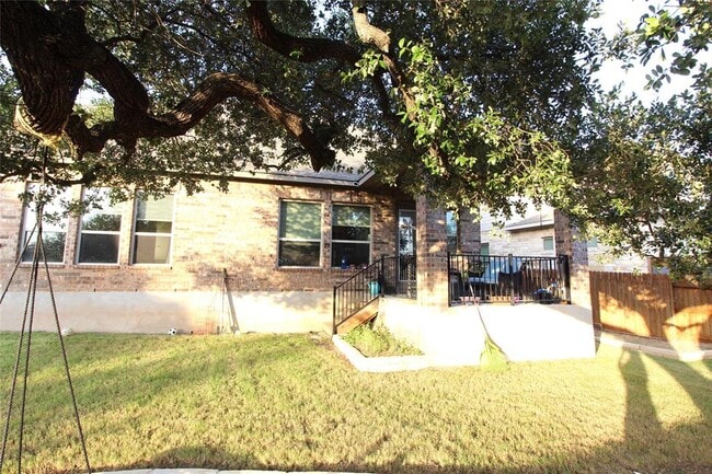 Building Photo - 15100 Iveans Way
