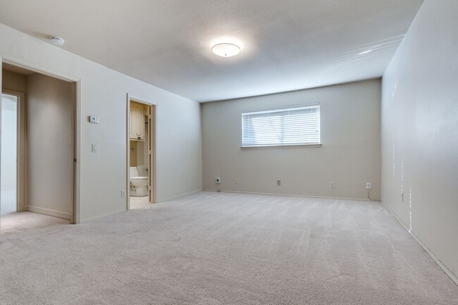 Building Photo - 3-Bedroom in Preston Hollow with Private B...