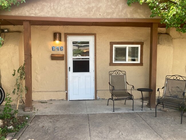 Primary Photo - Charming 1 Bed / 1 Bath Apartment Near Dow...