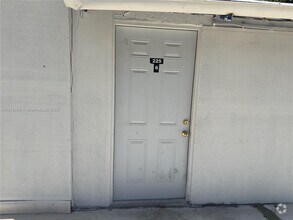 Building Photo - 225 NE 56th St