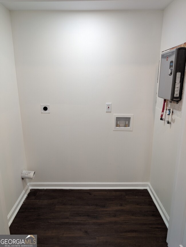 Building Photo - 319 Corinth Rd