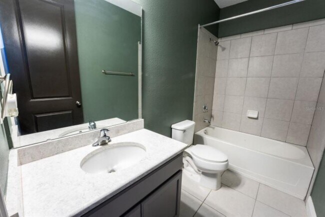 Building Photo - 913 Buckhurst Dr