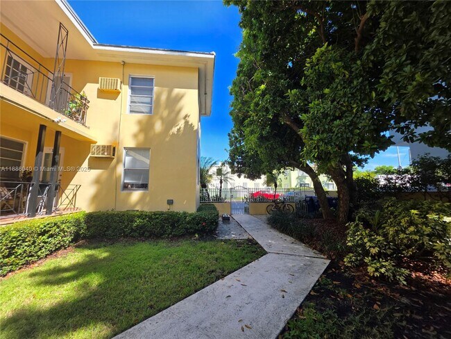 Building Photo - 8024 Harding Ave