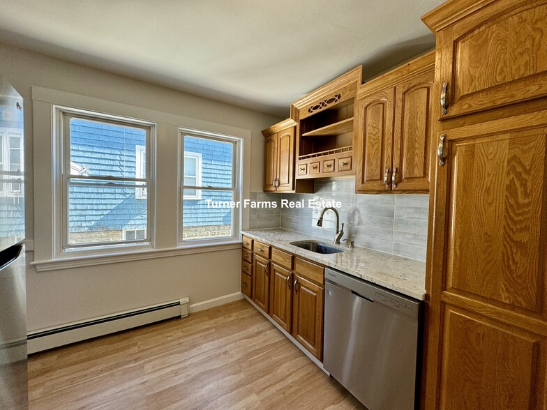 Primary Photo - 77 Fairfax St