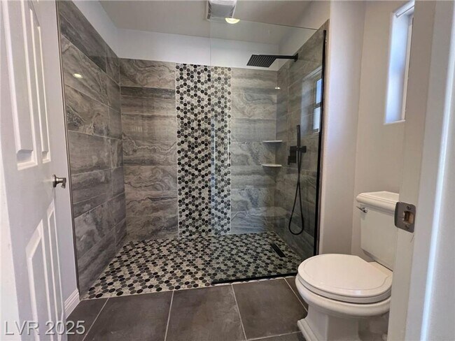 Building Photo - This is the one! Lovely Sun City Summerlin...