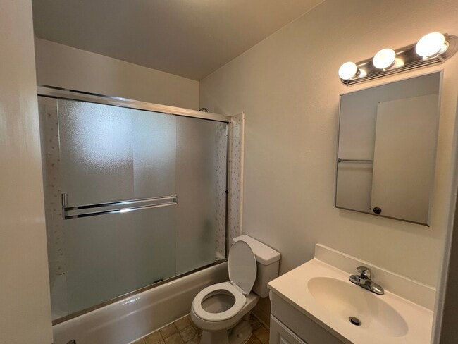 Building Photo - 1392 Bolton Dr