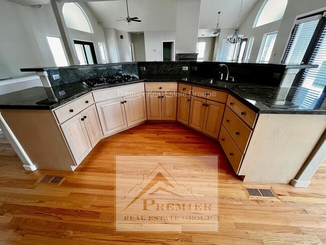 Building Photo - 240 Haversham Dr