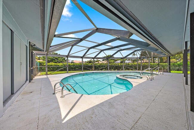 Building Photo - 18 Glencairn Rd