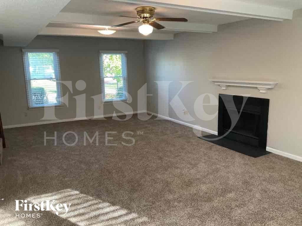 Building Photo - 12 Hickory Knoll Ct