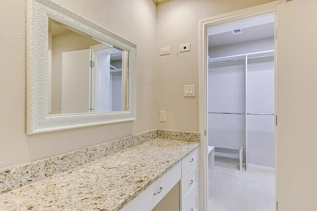 Building Photo - 8405 Cima Serena Ct