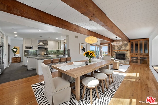 Building Photo - 1344 Bienveneda Ave