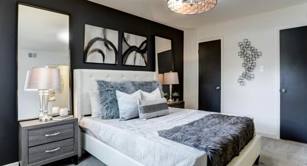 Building Photo - 8210 Bent Tree Rd