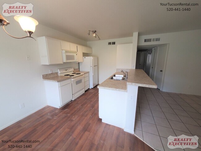 Building Photo - The Villages at Midvale Park - 2 Bedroom and 2 bathroom Condo