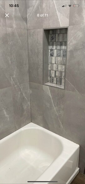 Bathroom tub - 10500 Hayvenhurst Ave