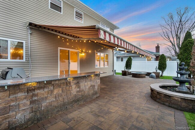 Building Photo - 134-110 10th St