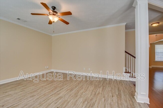 Building Photo - 1036 Lancaster Way