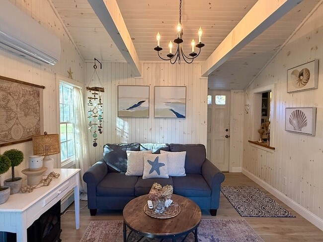 Building Photo - 28 Swan Lake Rd