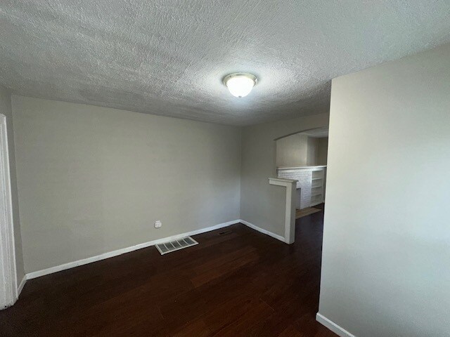 Building Photo - 1491 Republic Ave