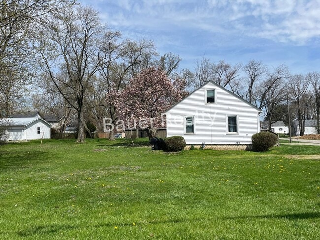 Building Photo - 912 Grove Ave