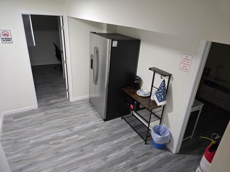 Building Photo - 99 Bibury St