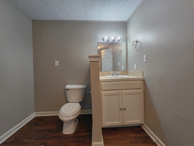 Master Bath - 13261 Hammack Rd