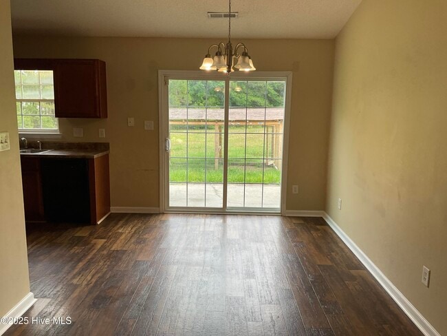 Building Photo - 121 Poplar Ridge Rd