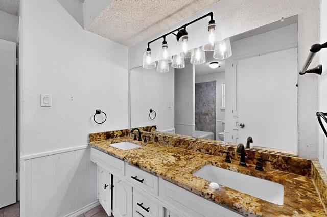 Building Photo - 2407 Meadow Creek Dr