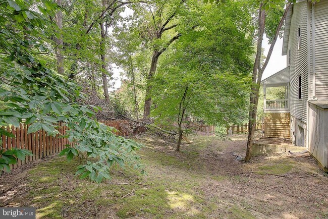 Building Photo - 48 Radcliffe Dr