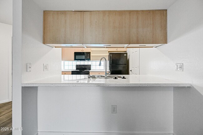 Building Photo - 3065 N 67th Ave