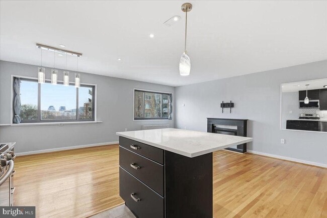 Building Photo - 1300 S Arlington Ridge Rd