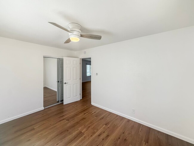 Building Photo - Beautiful 2B/1BA Home in Vista Now Availab...