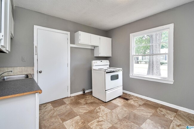 Building Photo - 1272 Meadow Ln
