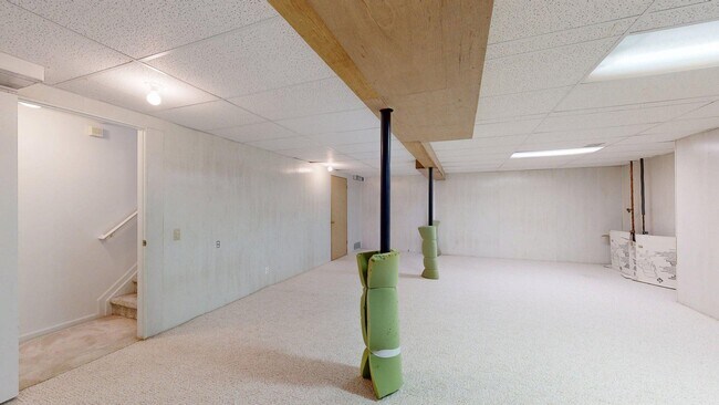 Building Photo - 4890 N Ridgeside Cir